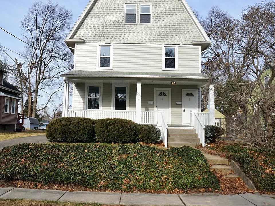 32 Woodland Ave #B