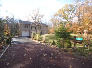 110 Aaron Dr, Pocono Lake, PA