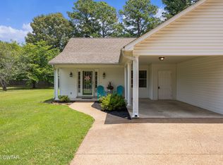 165 Tinker Hill Rd, Jackson, TN 38305