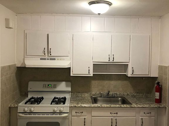 4th image of 3901 Elsinore St Fl 1ST