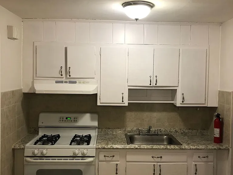3901 Elsinore St — Photo 5