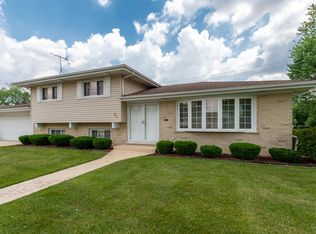 35 S Highview Ave, Addison, IL 60101
