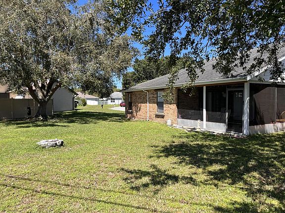 4th image of 626 SW Hillsboro Cir