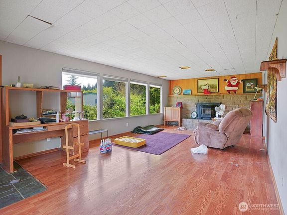 5th image of 226 172nd Street NW