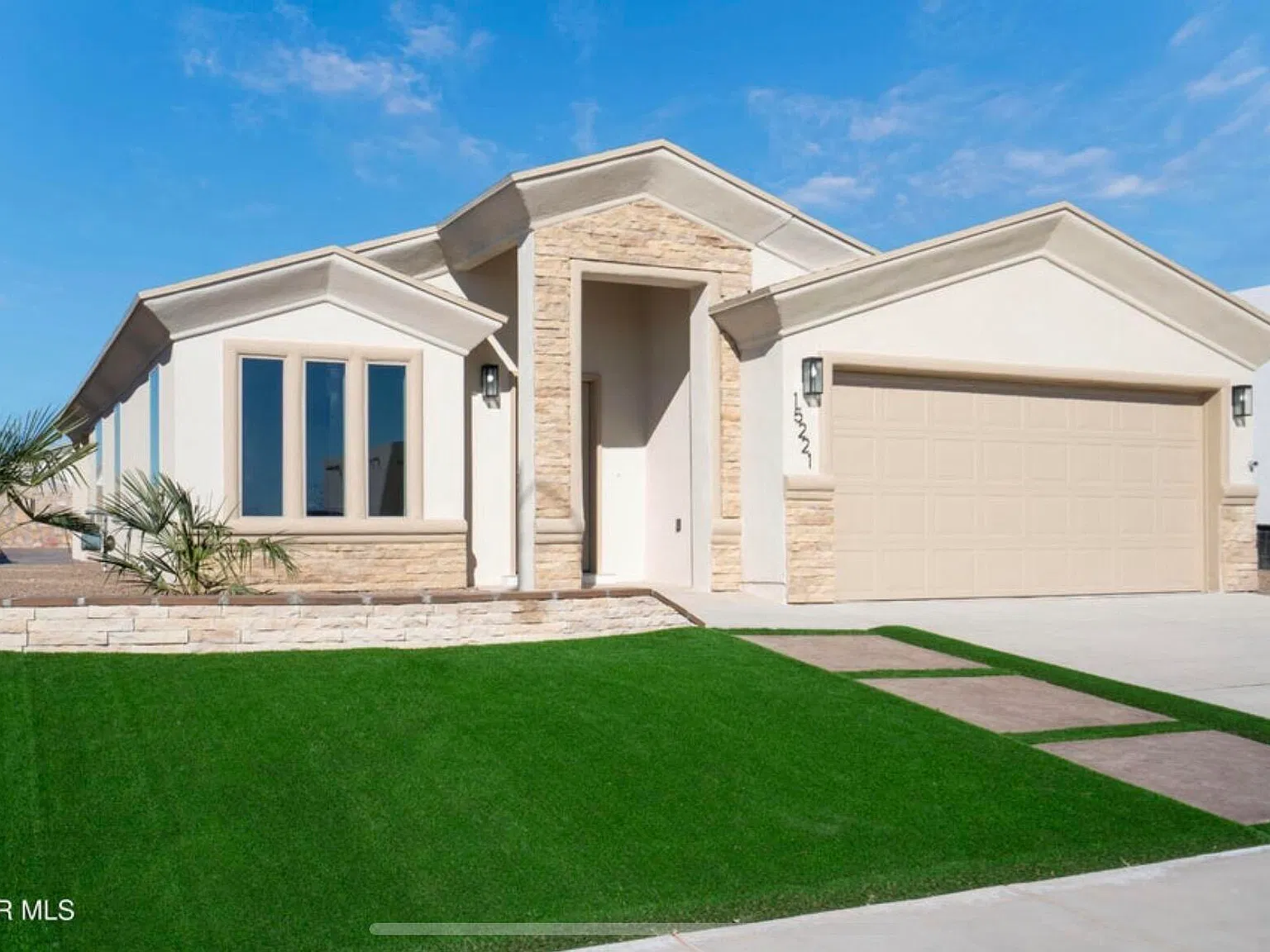 4 bed, 2.0 bath, 1535 sqft, $2,000 — Photo 1
