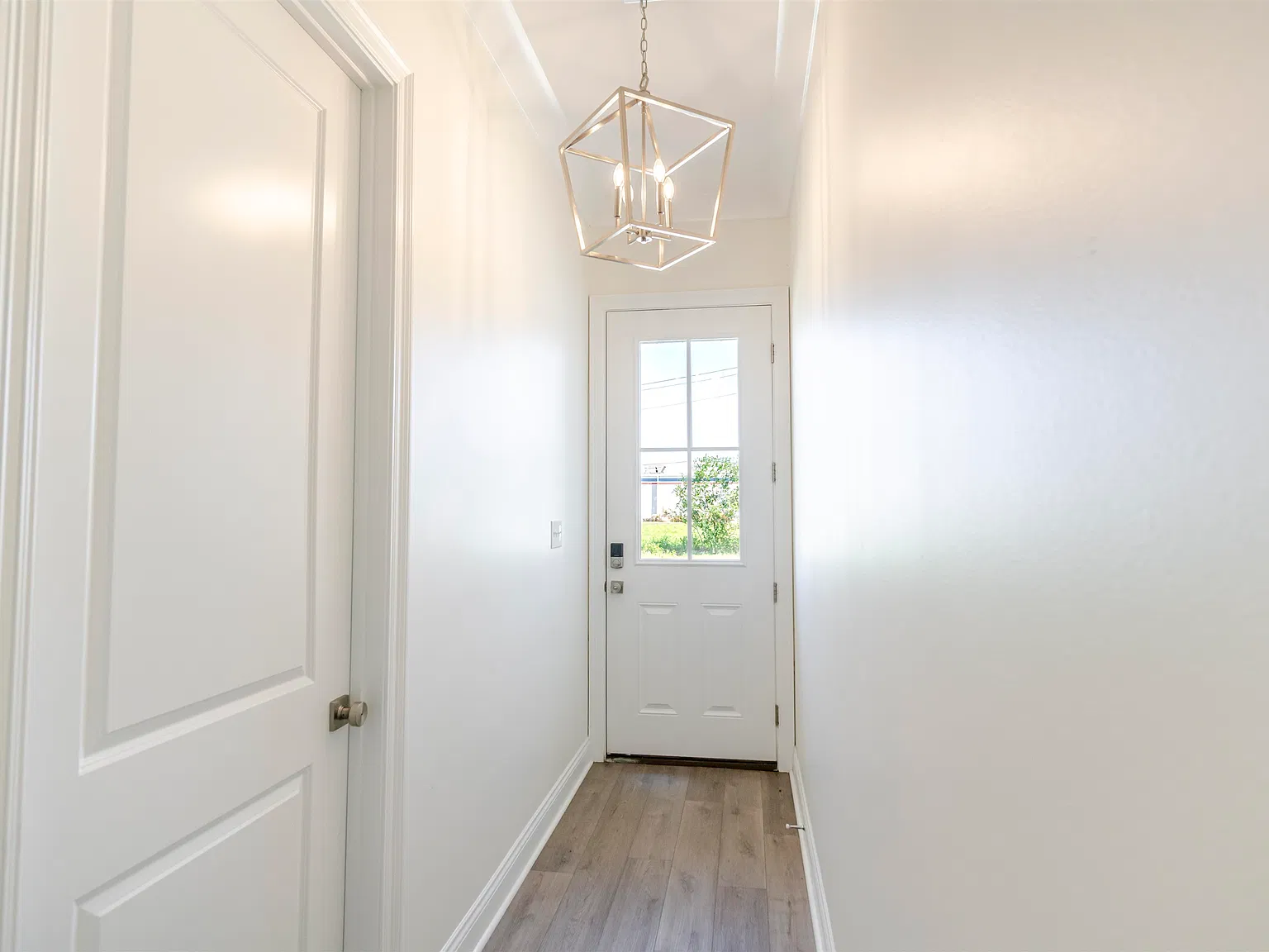3 bed, 1385 sqft, $1,800 — Photo 2