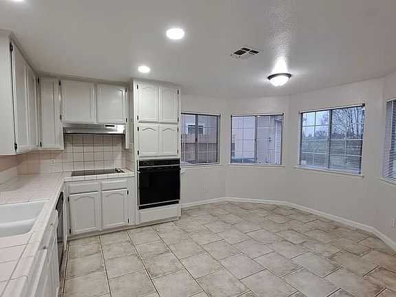 4th image of 4109 W Cornell Ave