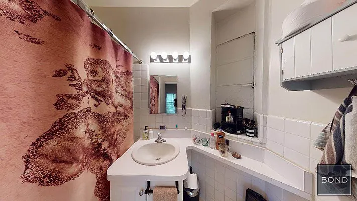 Rented by Bond New York | media 12