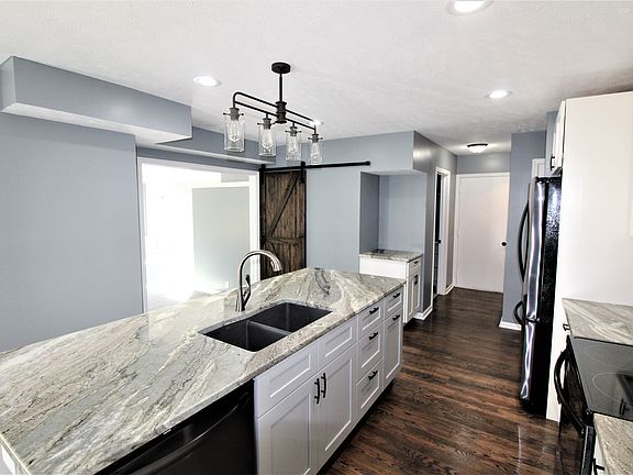 4th image of 4207 Barkwood Ln