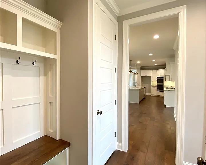 327 Belfair Cv — Photo 18