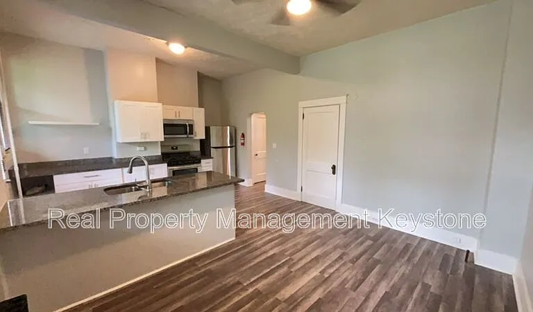 1247 Chartiers Ave #4 — Photo 4