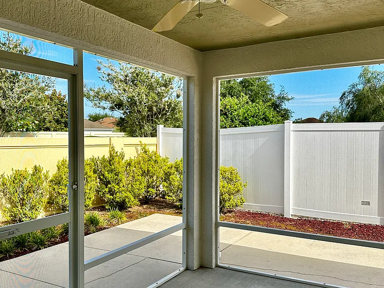 2079 Hydrangea Ave — Photo 19
