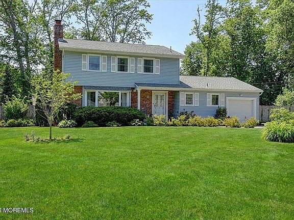 2nd image of 31 Bunker Hill Drive