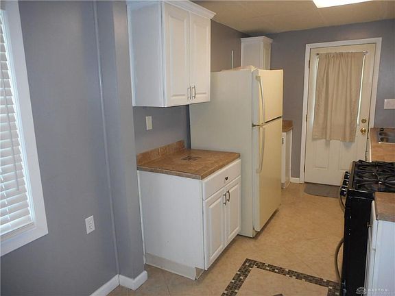 4th image of 218 Fenwick Dr