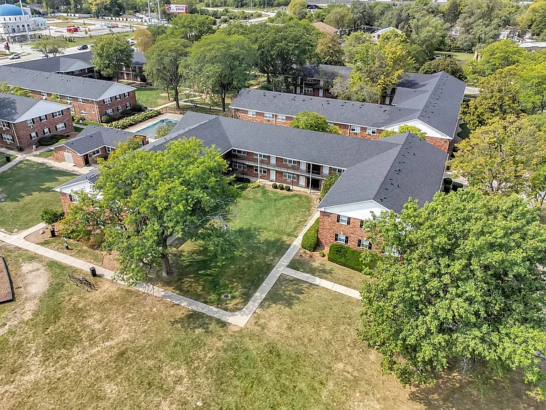 Iron Gate Apartments — Photo 4
