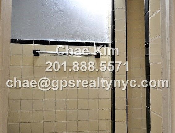 3rd image of 328 W 15th St APT B2