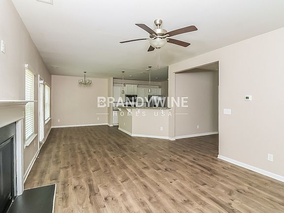 3rd image of 1011 Shadow Glen Dr