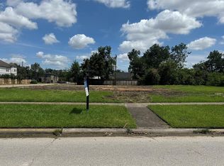 5228 Maple St, Bellaire, TX 77401