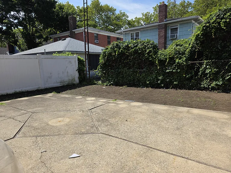 142 Fremont Ave #2 — Photo 67