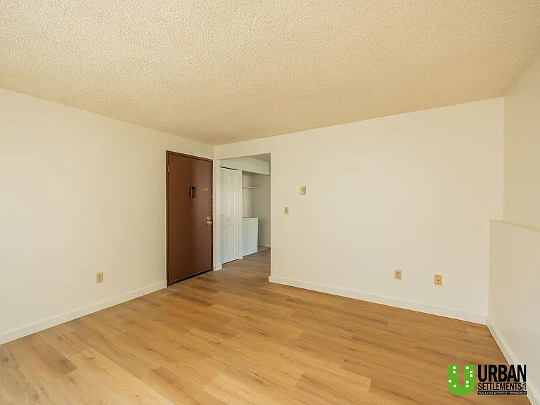 13211 E Skyview Ave #C — Photo 4
