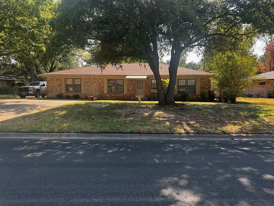 1st image of 1706 E Beverly Dr