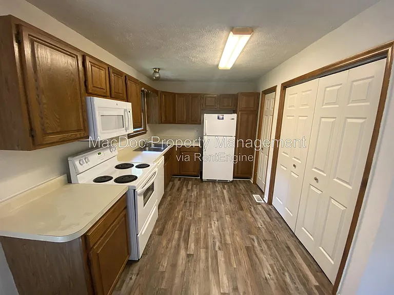 8302 Delegate Dr — Photo 12