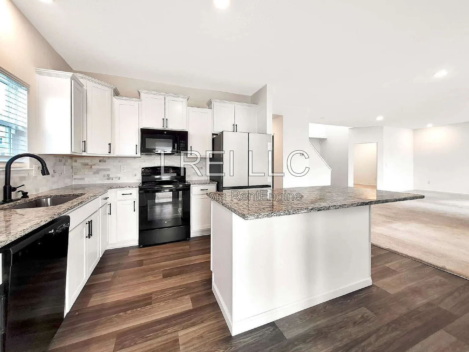 4 bed, 3.0 bath, 2135 sqft, $2,450 — Photo 4
