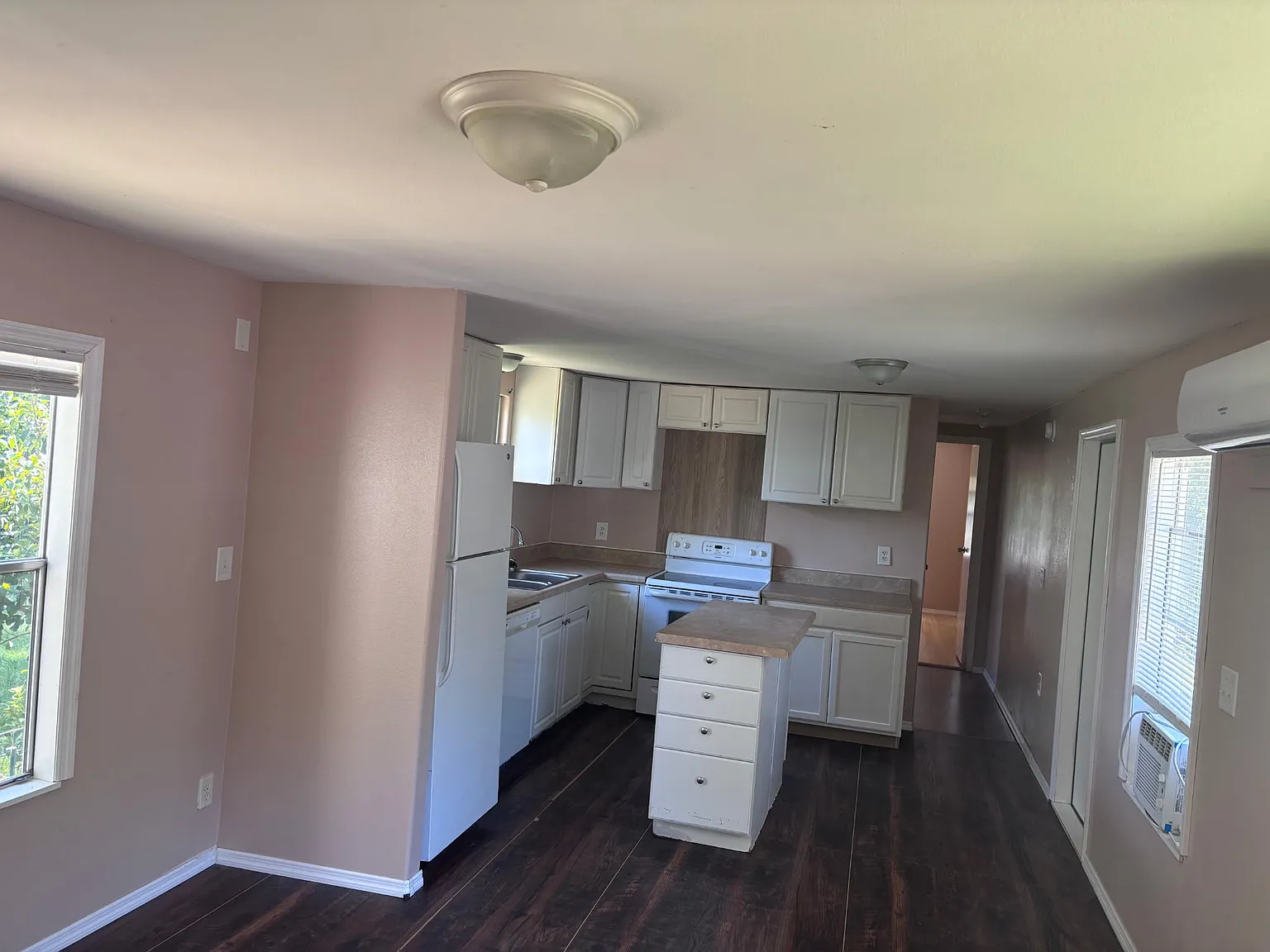 2 bed, $1,100 — Photo 3