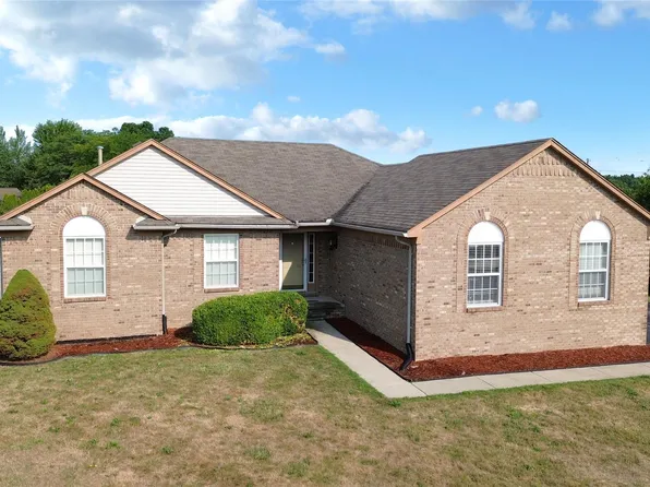 8032 Lark Ln, Grand Blanc, MI 48439