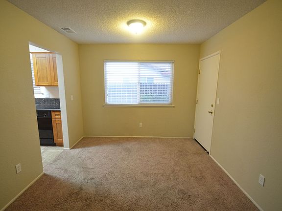 4th image of 4233 Glascow Dr