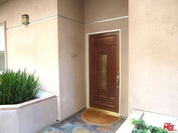 2nd image of 531 N Louise St Unit 101