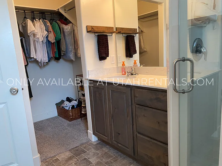 345 W Park View Ln — Photo 15