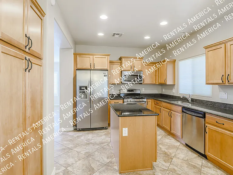 3625 E Zachary Dr — Photo 9