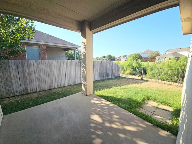 10945 Hawks Landing Rd — Photo 22