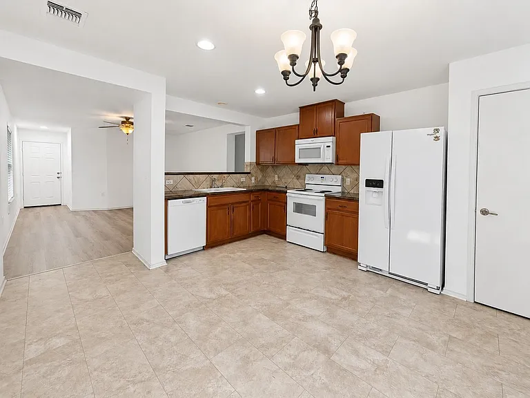 9000 Stambourne St — Photo 4
