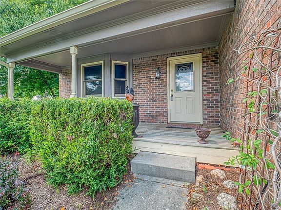 5th image of 3212 Summerfield Cir