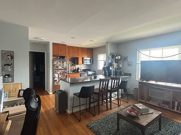 4th image of 2400 Langston Blvd APT 204