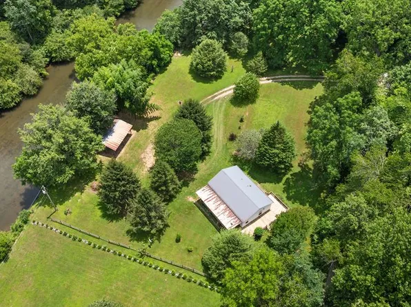 893 Carnes Rd, Franklin, NC 28734