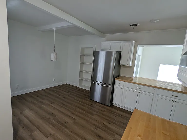 120 NE 14th Ave — Photo 8