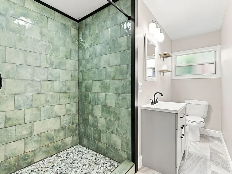 2267 Robinhood Dr — Photo 10