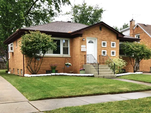 1908 Buckingham Ave, Westchester, IL 60154