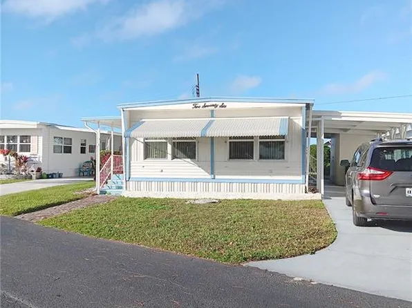 276 Inner Dr W, Venice, FL 34285