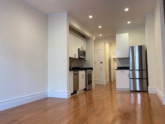 3rd image of 141 Sullivan St #99