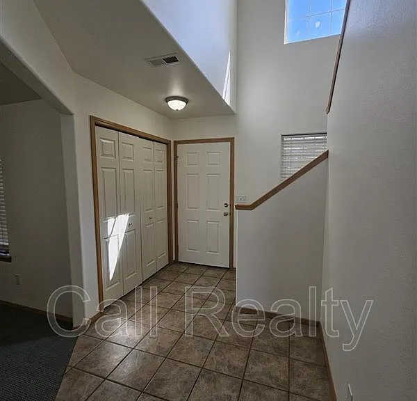 1021 N Malvern Rd — Photo 6