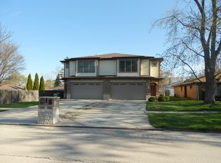 522 Charles St, Lockport, IL 60441