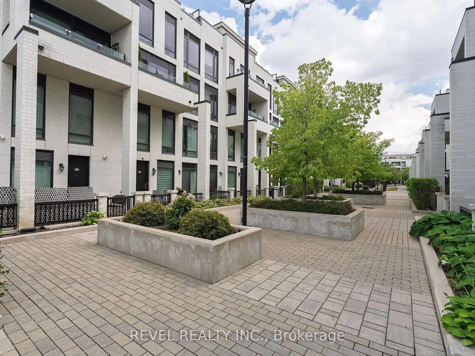 2 bed, $2,850 — Photo 2