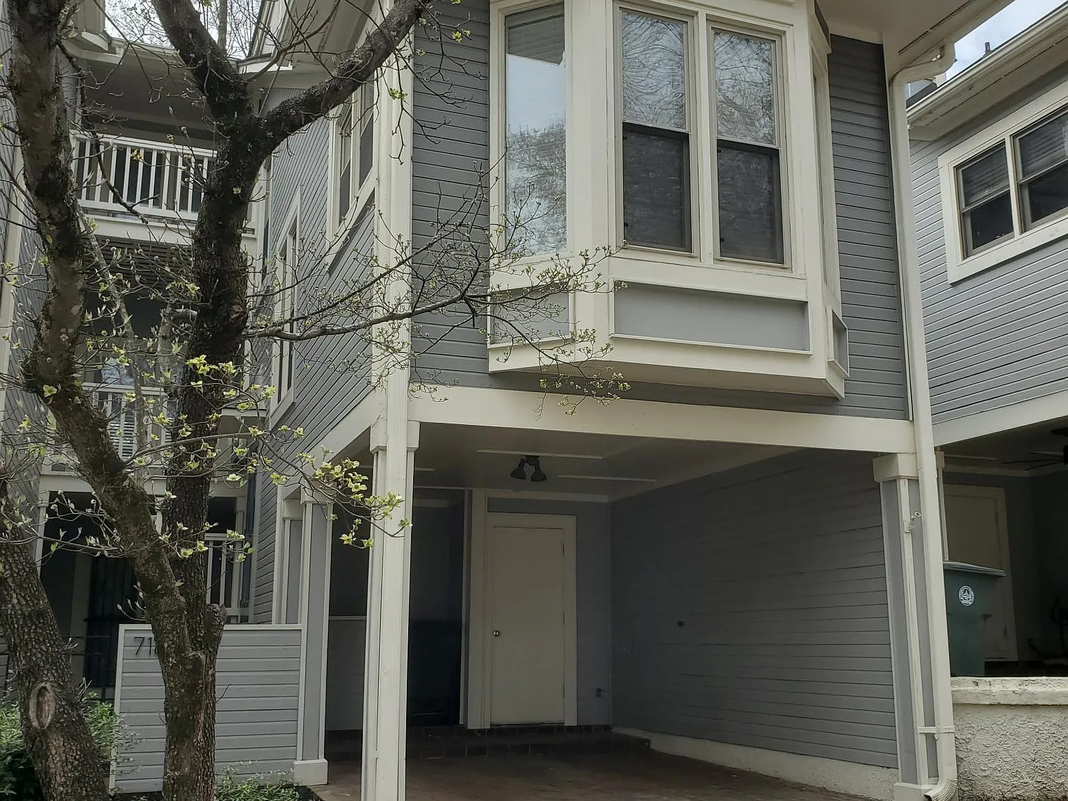 718 Marketview Ct — Photo 2