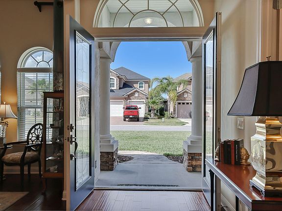 4th image of 431 Cloisterbane Dr