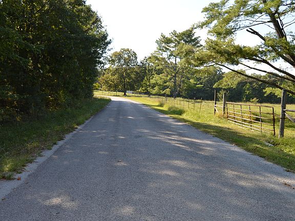 4th image of 622 Will Wyatt Ln