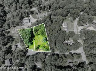 52 Rock Ln, Swiftwater, PA 18370